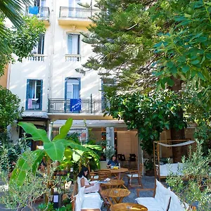 Hi Les Camelias , Nice France